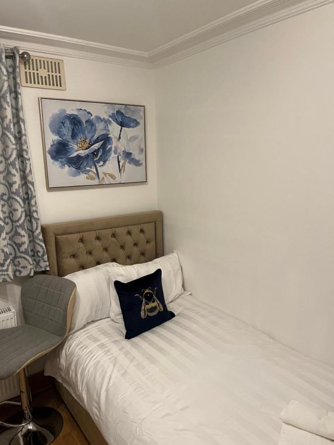 Tj Homes - Double Room With Single Bed - 3 Min To Tube Station - London Ruislip Exterior foto