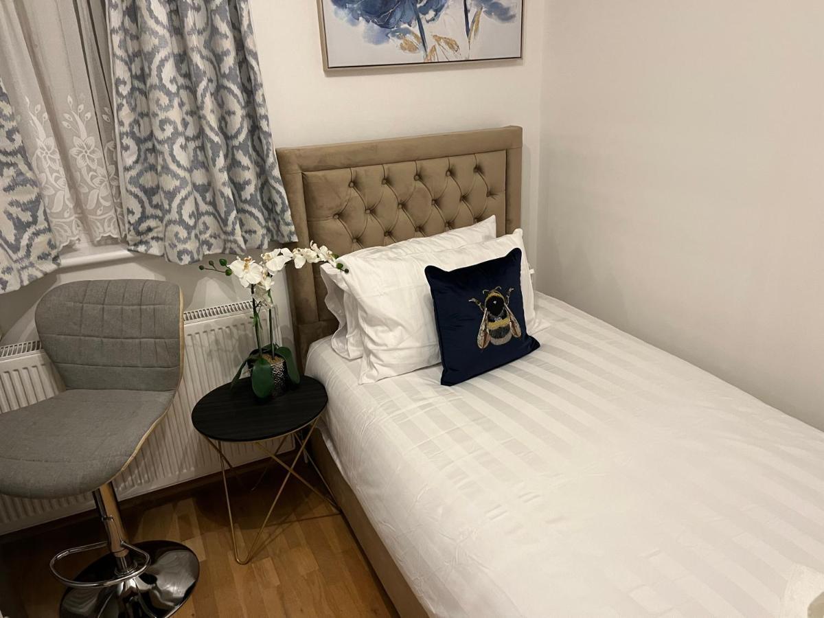 Tj Homes - Double Room With Single Bed - 3 Min To Tube Station - London Ruislip Exterior foto